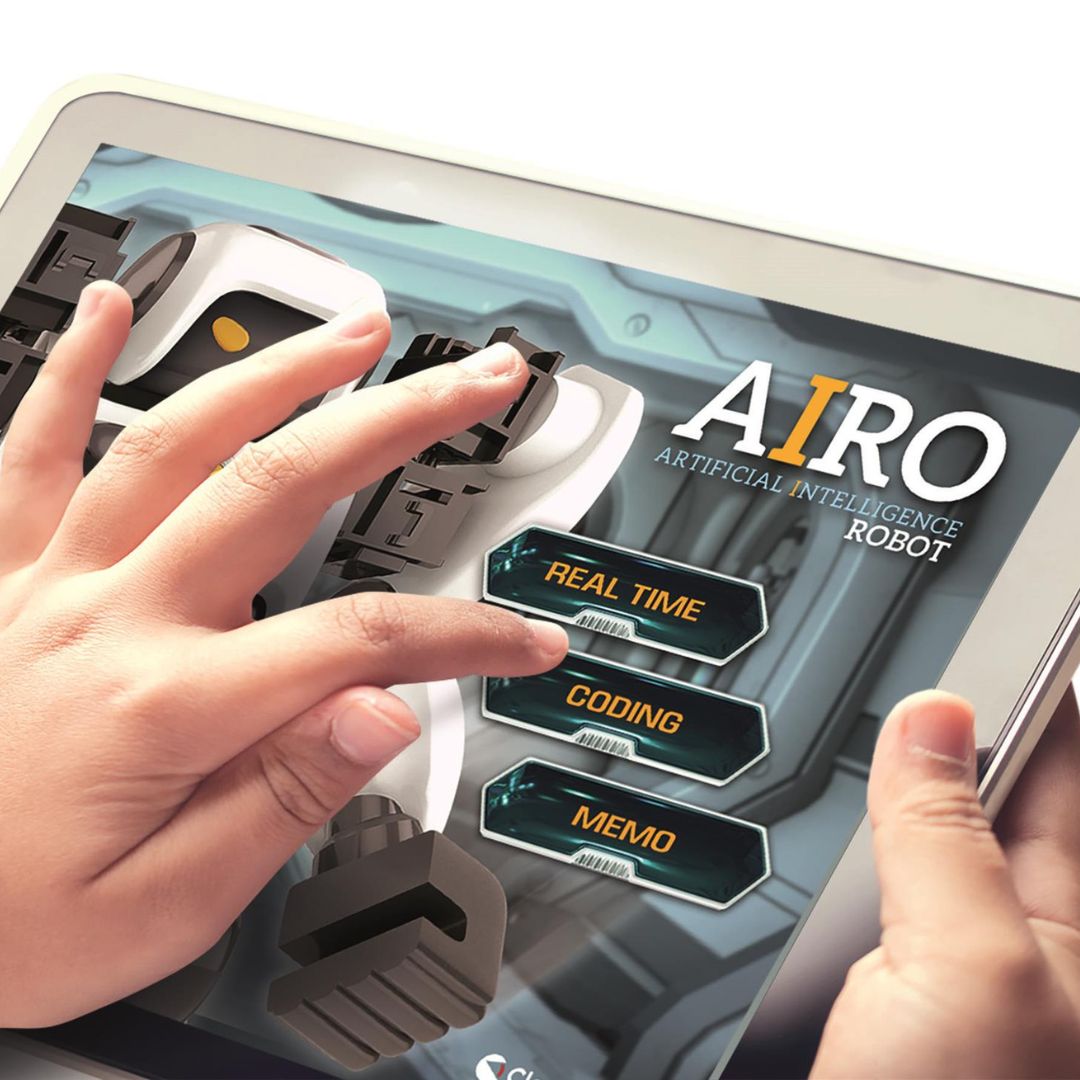 Airo - Din egen robot med AI on a tablet, vises med app, der kan kode robot i real-time, fra Clementoni Italien, fås hos Nordic Simply