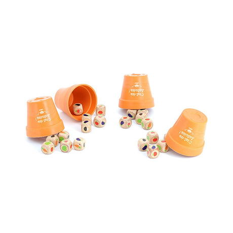 Bluffspil med terninger og urtepotter, klar til sjov og strategi med venner.