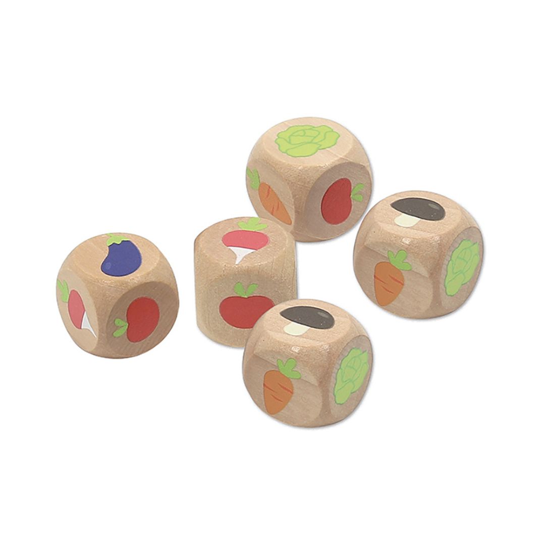 Træterninger med farverige grøntsager til bluffspil i urtepotter. Snyd dine modspillere og vind!