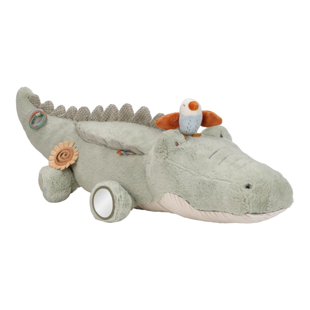 stor lysegrøn krokodille bamse med aktiviteter til baby, en aktivitetsbamse med masser at udforske fra nyfødt og op, Little Dutch Safari kollektion.