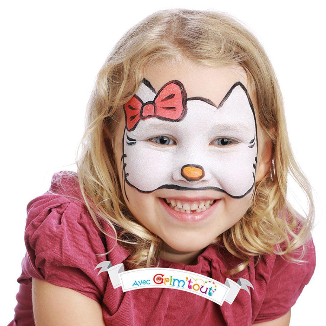 Pige malet som hvid kat i ansigtet, med allergivenlig ansigtsmaling Eventyr fra Grim'Tout fås hos Nordic Simply
