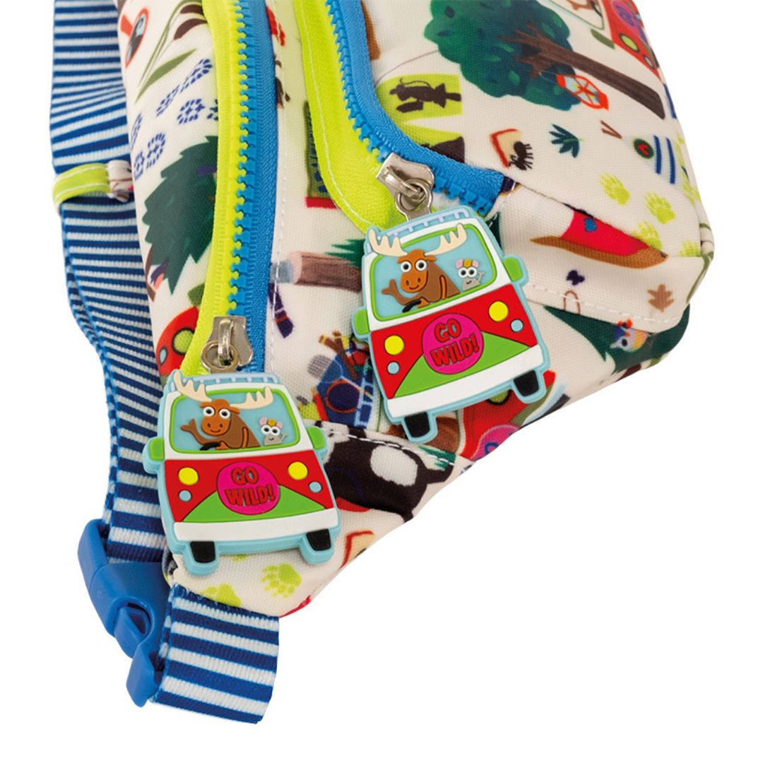bæltetaske bumbag til børn med motiver fra eventyr fra Floss & Rock set tæt på med lynlås detaljer, fås hos Nordic Simply