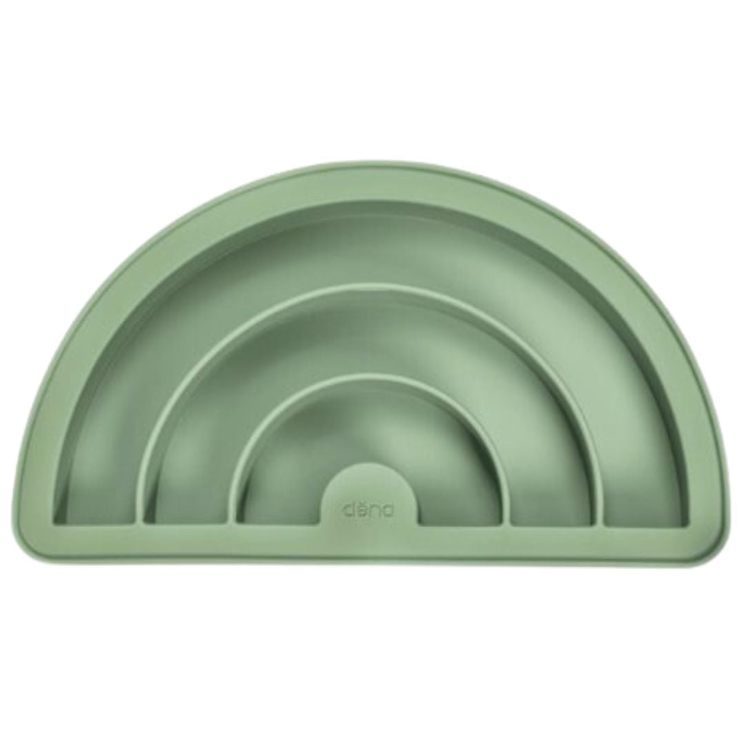 Grøn regnbue bageform i silikone til kager i 3 farver fra Dëna fås hos Nordic Simply