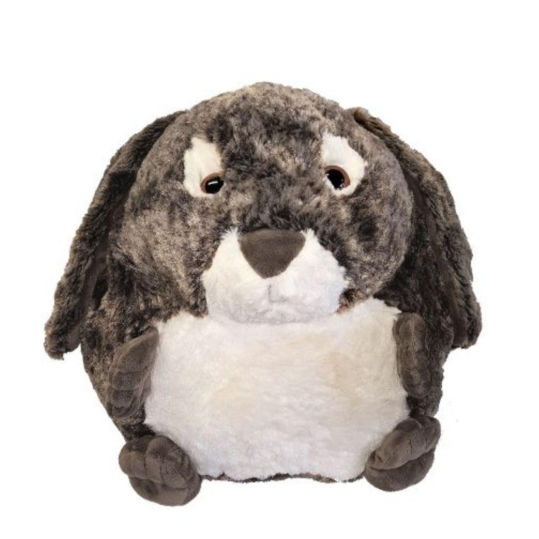 Stor kanin bamse og håndvarmer i én til børn fra Cozytime, en lun bamse i størrelse XL, fås hos Nordic Simply.