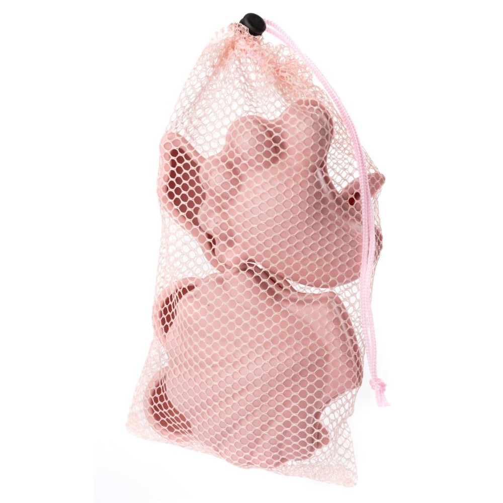 4 små rosa sandforme i silikone, kommer i praktisk net, perfekt til små hænder fra 1 år og op, høj kvalitet fra Scrunch