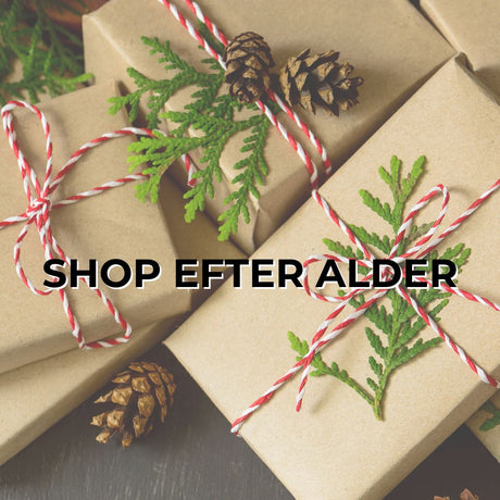 julegaver indpakket i brunt gavepapir som illustration til julegavefinder hos Nordic Simply. Få inspiration og find julegave til barn fra baby til 9 år og op.