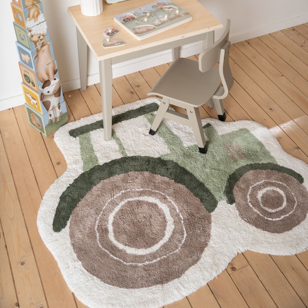 Gulvtæppe med grøn traktor, økologisk bomuld - blødt, traktorformet legetæppe til baby- og børneværelse