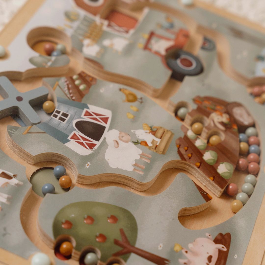 Magnet labyrint med bondegård fra Little Dutch, set tæt på, til leg, finmotorik og fordybelse