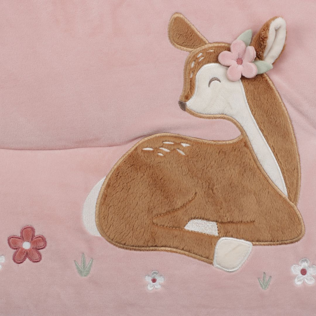 Rosa legetæppe til baby med aktiviteter at opdage og sanse, her ses rådyr, god til baby fra 0 måneder, fra Little Dutch