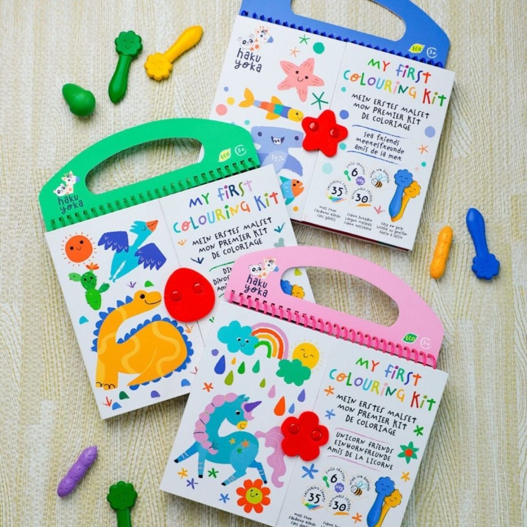 Farverige malesæt for børn 3+, med dyr, tegneark, bivoksfarver og klistermærker fra Haku Yoka hos Nordic Simply