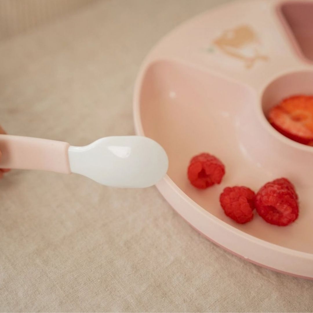 rosa babyske, set ved rosa børnetallerken i samme serie fra Mepal x Little Dutch.