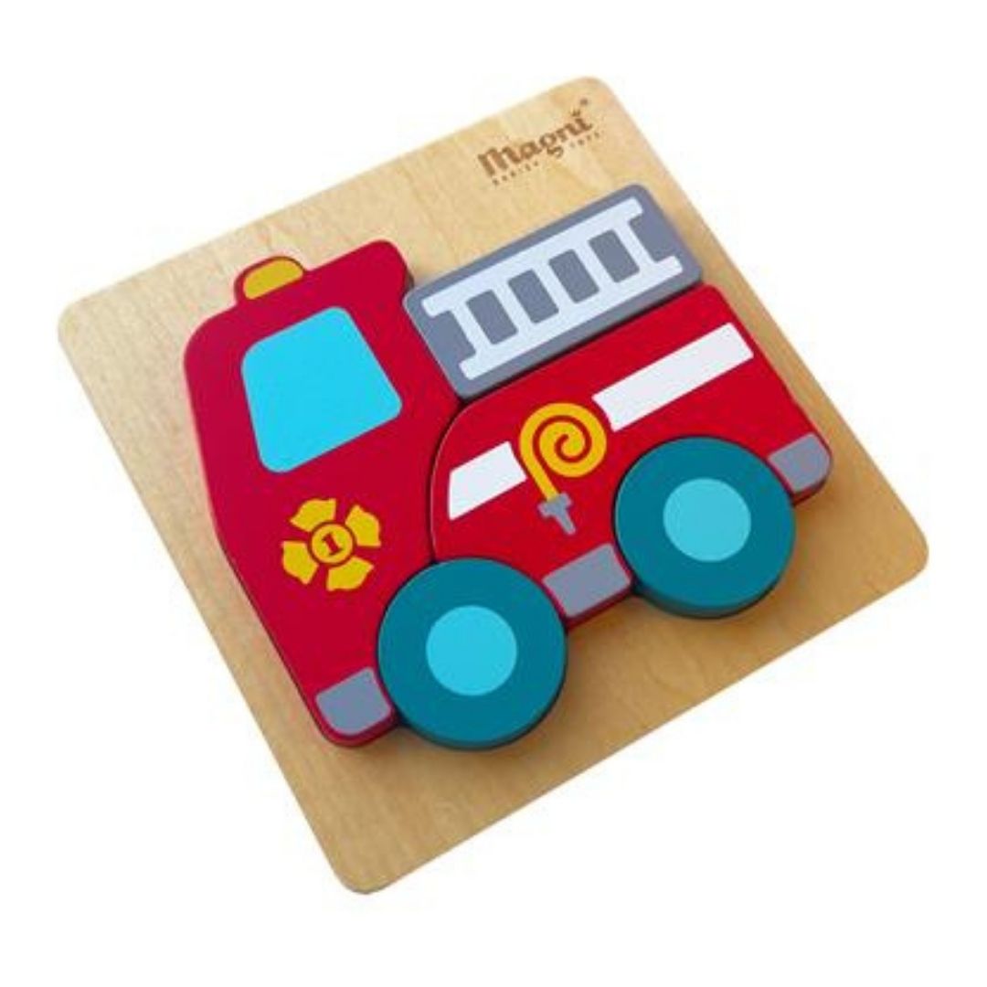 Puslespil i træ FSC til baby med 5 brikker og motiv af rød brandbil fra Magni, til børn fra 18 måneder og op, set oppefra, fås hos Nordic Simply