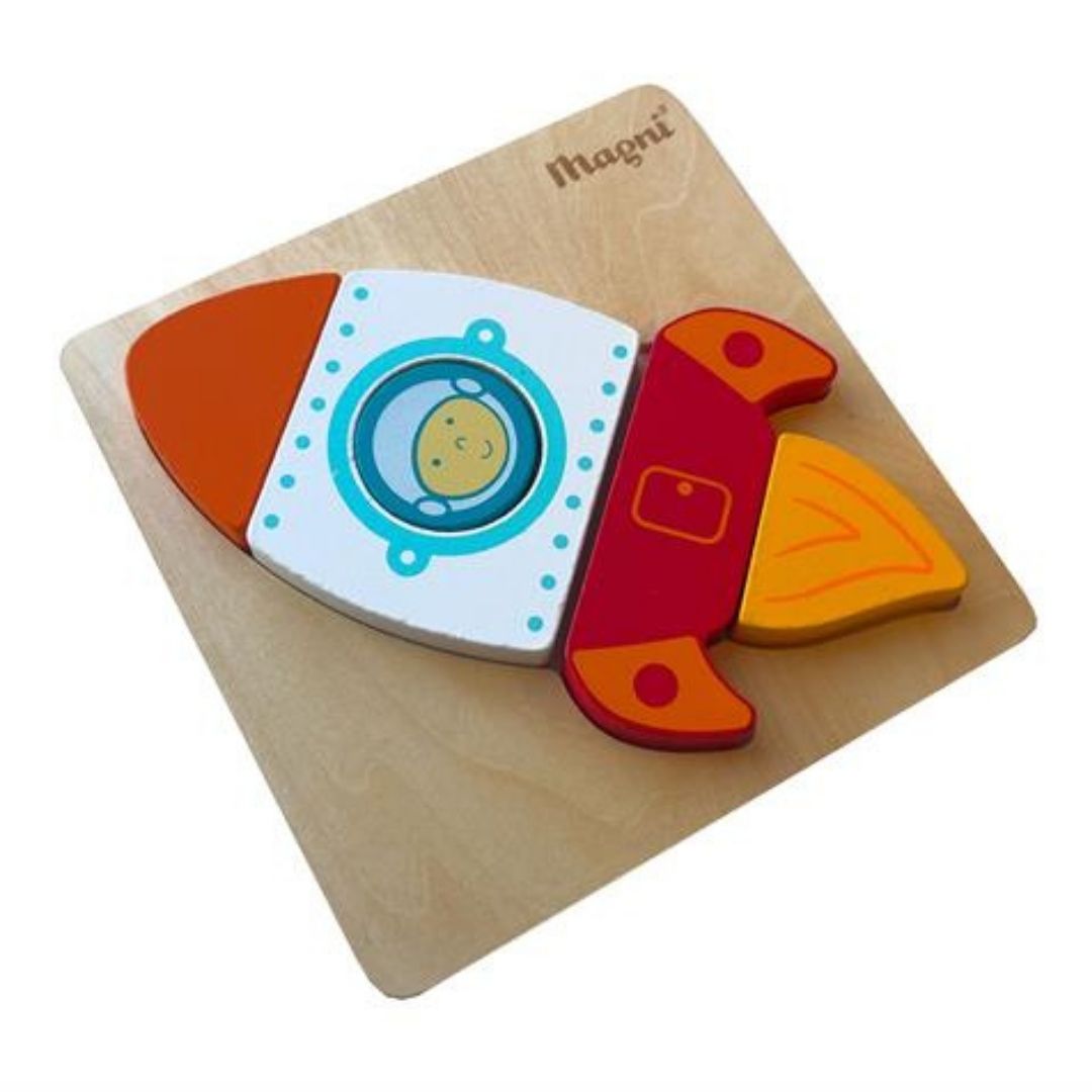 Puslespil i træ FSC til baby med 5 brikker og motiv af rumraket fra Magni, til børn fra 18 måneder og op, fås hos Nordic Simply