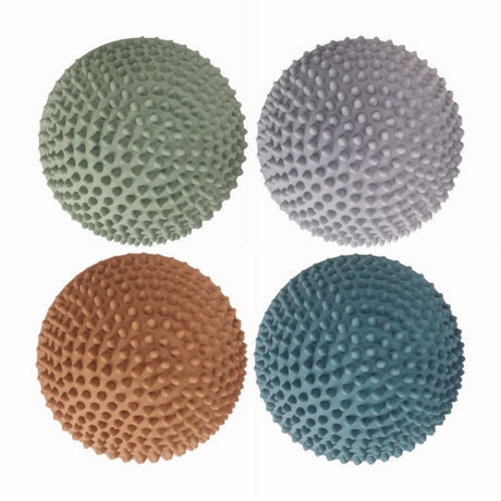 fire sansesten i mørke pastelfarver med knopper til børn fra Find that Hippo fås hos Nordic Simply