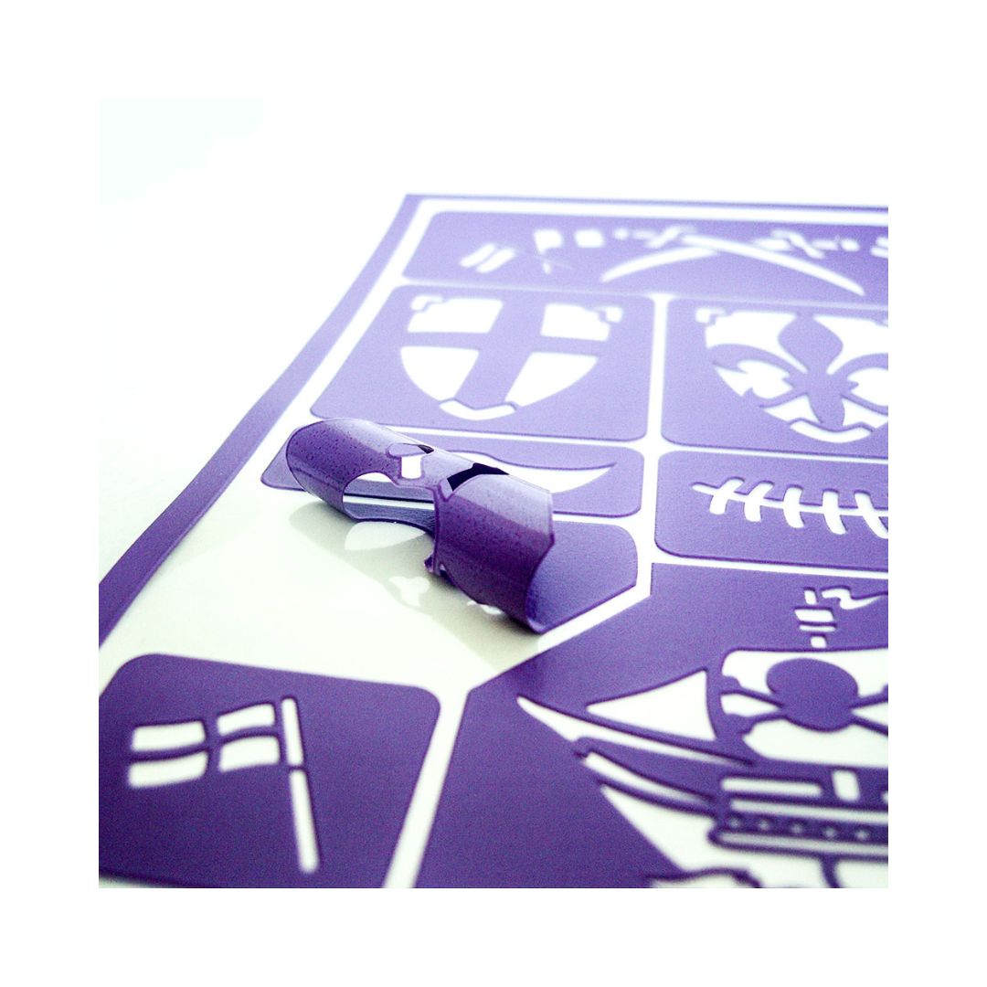 Skabelon til ansigtsmaling med pirat og ridder fra Grim'Tout fås hos Nordic Simply