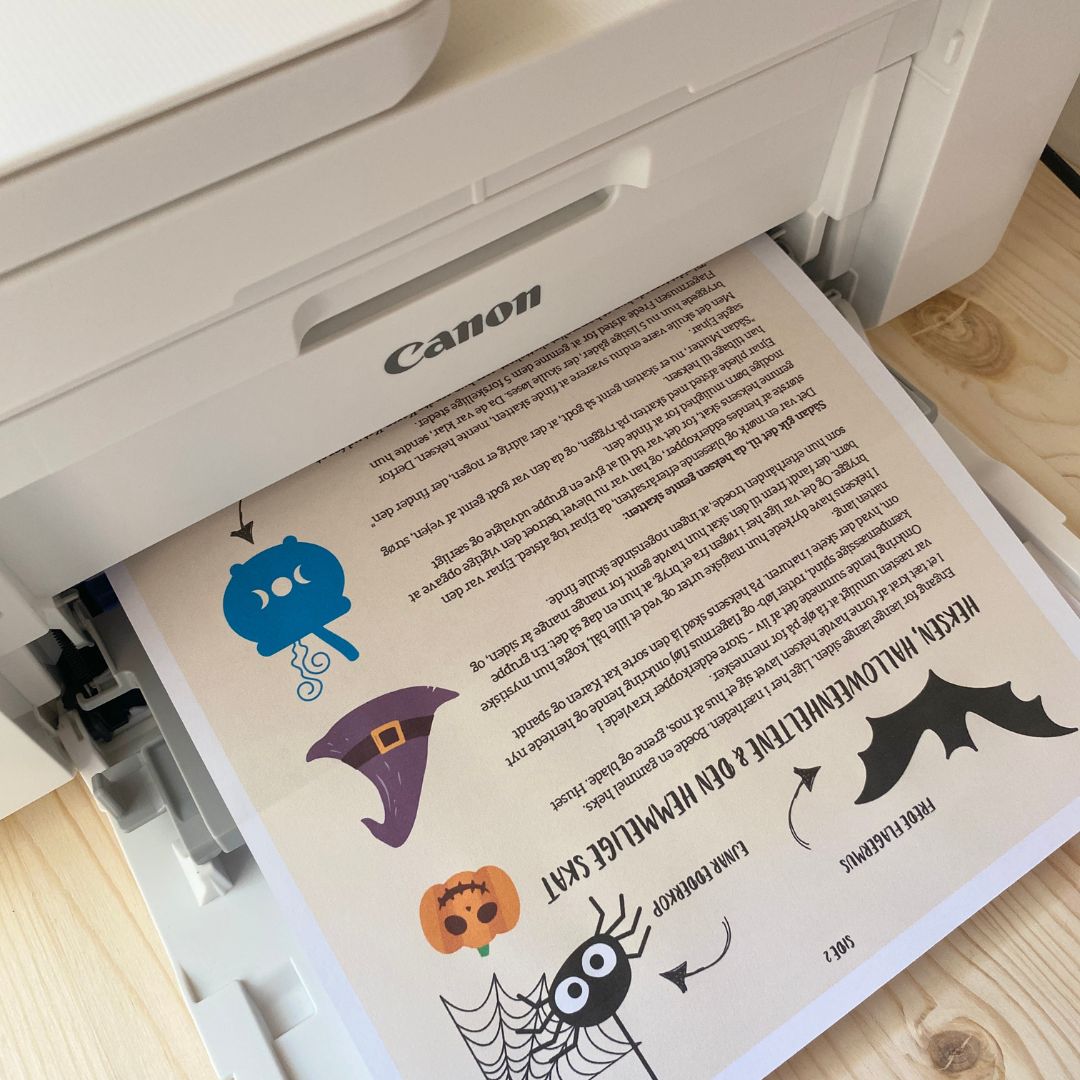 Halloween skattejagt print-selv til børn fra 6-10 år på vej ud af printer hos Nordic Simply