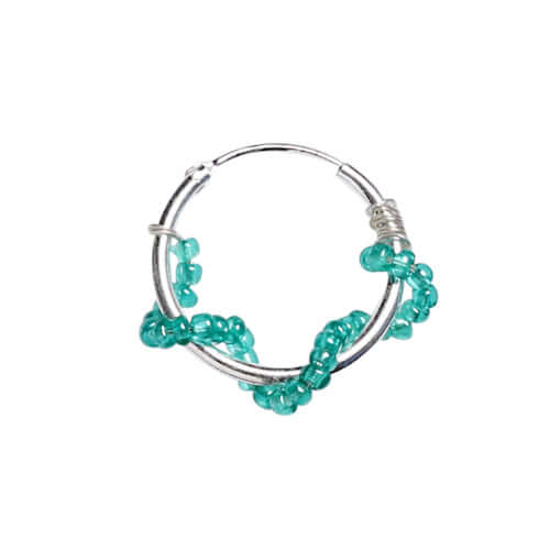 Ørering i sølv med turkis perler lavet med Denmark Box DIY smykkesæt, perfekt kreativ ting til store børn, teenagere og voksne, fra danske Me & My Box fås hos Nordic Simply