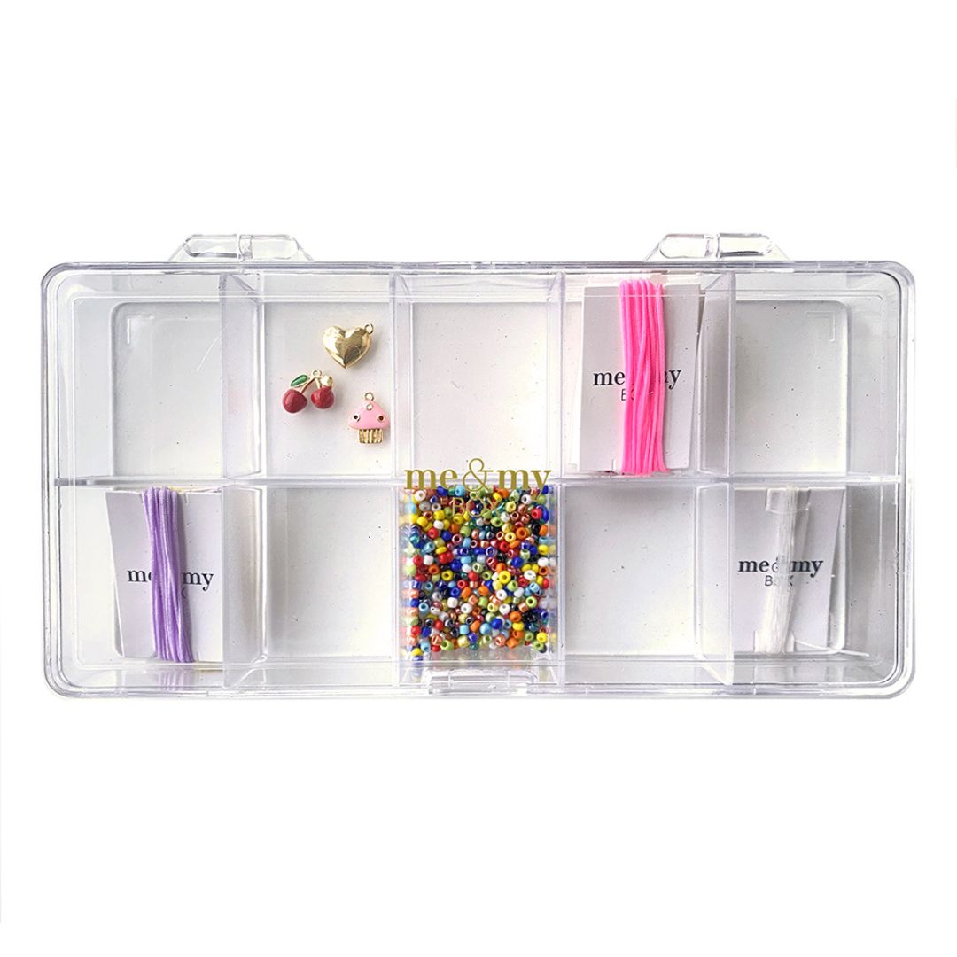 Smykkeæske med DIY smykkesæt, lav flotte armbånd i guld, kreative ting til store børn fra 8 år og op, fra danske Me & My Box fås hos Nordic Simply