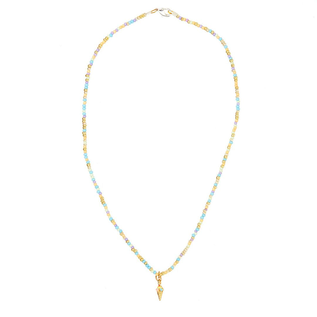 Halskæde med vedhæng lavet med Sorbet Clouds Box, DIY smykkesæt, perfekt kreativ ting til store børn, teenagere og voksne fra danske Me & My Box fås hos Nordic Simply.