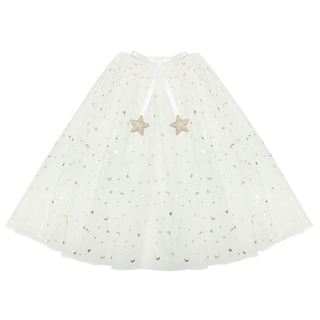 Tylskort i hvid, langt med flere lag og masser af guldstjerner, perfekt til udklædning som fe, lucia og prinsesse, fra Mimi & Lula fås hos Nordic Simply