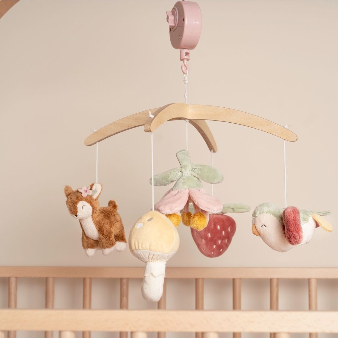 Mobile i træ med musik - Rådyr rosa med søde dyrefigurer og farverige detaljer