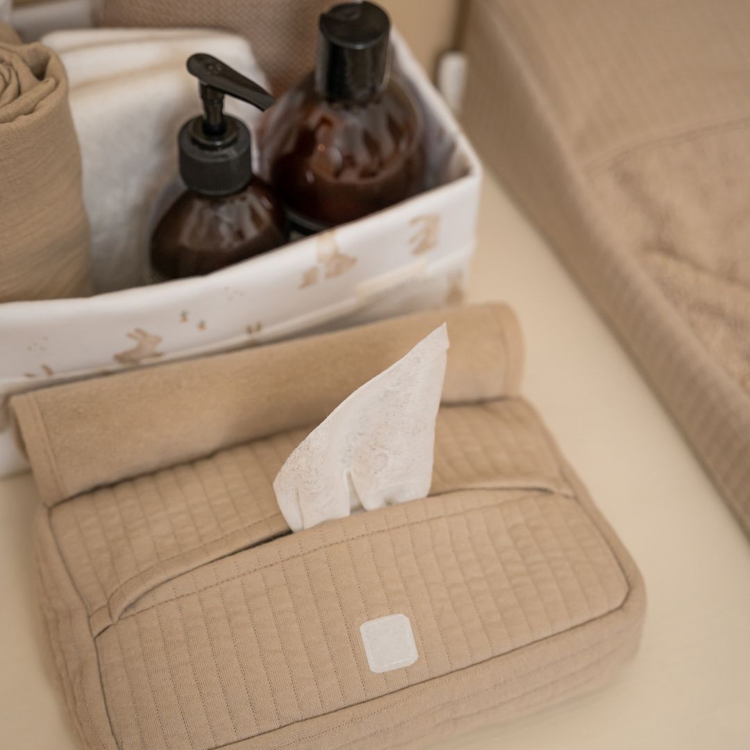 Beige etui til vådservietter ved puslebord, fra Little Dutch