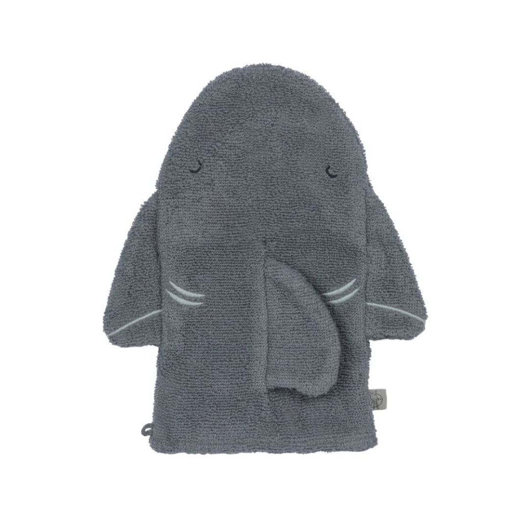 Grå vaskehandske til børn formet som en haj 100% bomuld GOTS certificeret, fra Lässig fås hos Nordic Simply