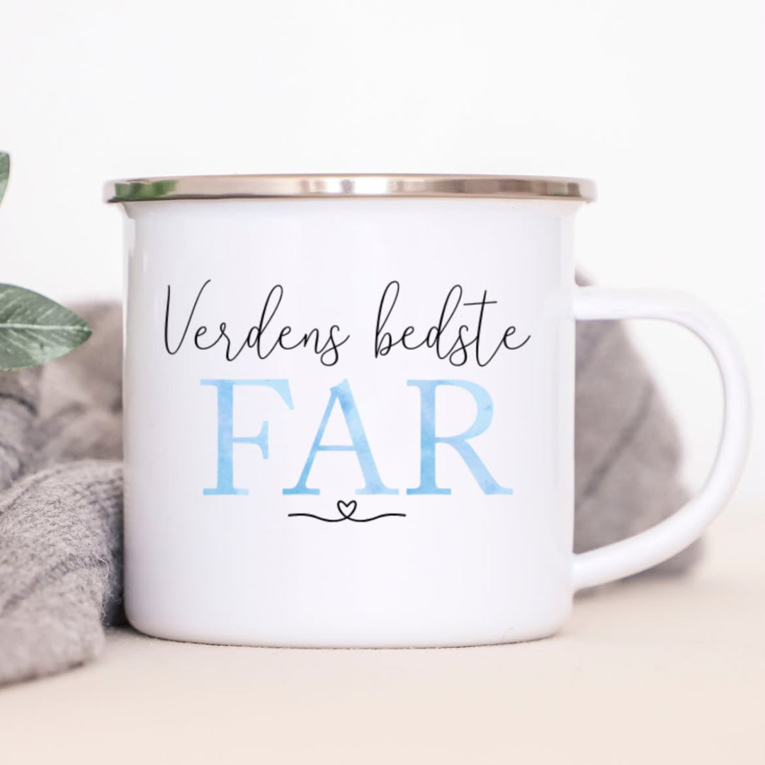 Smuk hvid kop teksten Verdens bedste Far. Står på lyst bord. Perfekt gave til en far du elsker.