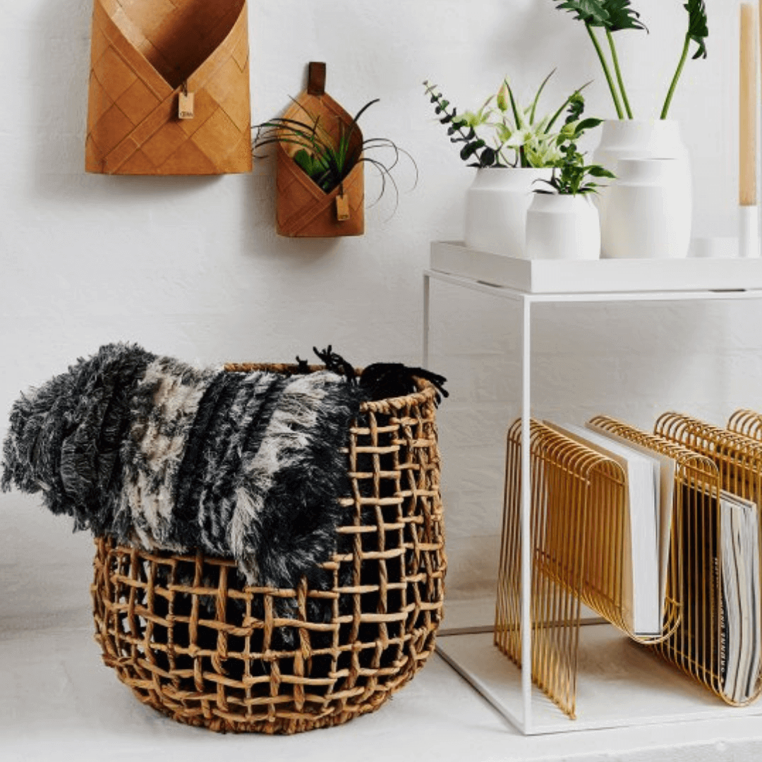 stor håndlavet kurv flettet i vandhyacint fra ooh collection hos nordicsimply