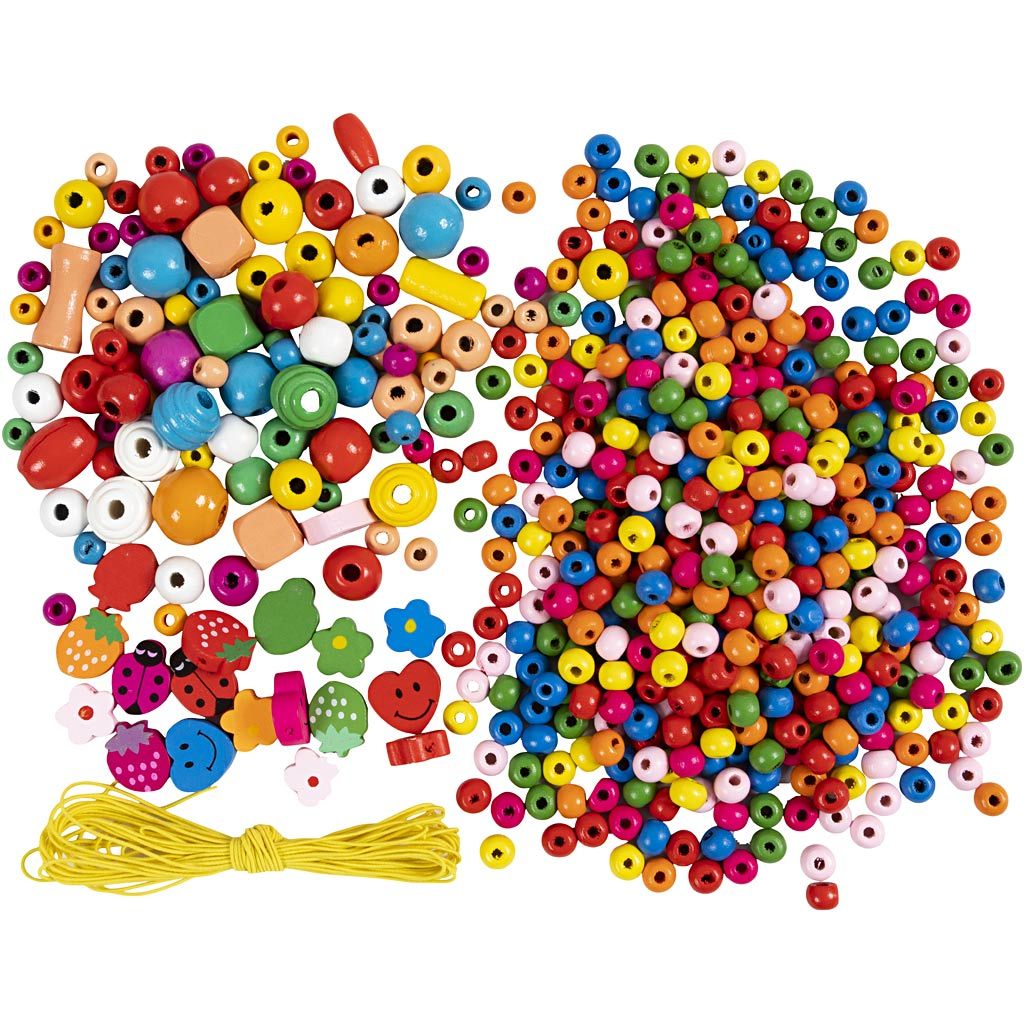 træperler i klare farver , der følger med i sæt til kreativ leg til børn fra 3 år og op
