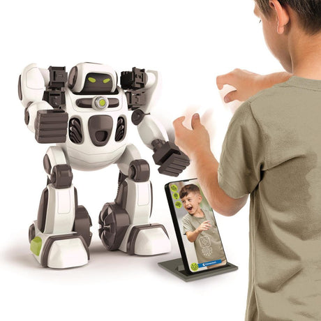 Airo - Din egen robot med AI interagerer med barn ved hjælp af bevægelser og teknologi.