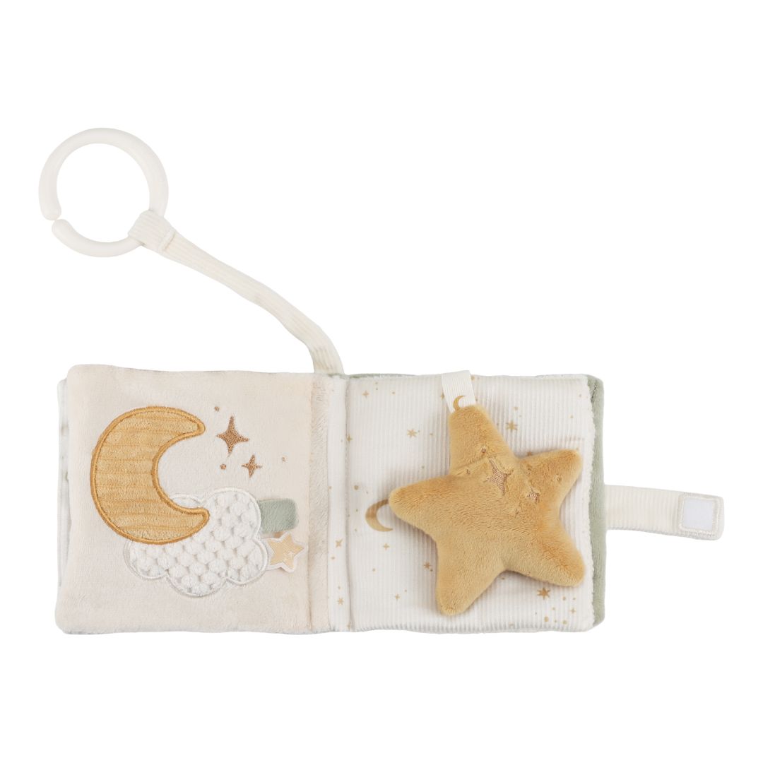 Beige aktivitetsbog til baby med teksturer og masser at opdage - her en blød stjerne og måne med sky, fra Little Dutch fås hos Nordic Simply