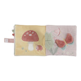 Indkig i den bløde aktivitetsbog til baby med rådyr og rosa motiver fra naturen, Little Dutch Fairy Garden kollektion.