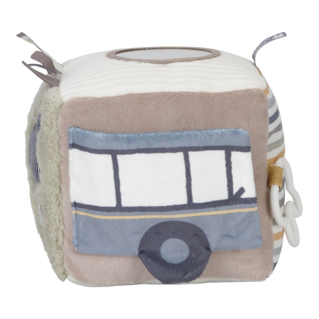 Aktivitetsterning til baby | Kanin blå - blød terning med biler og forskellige teksturer til babys sanser.