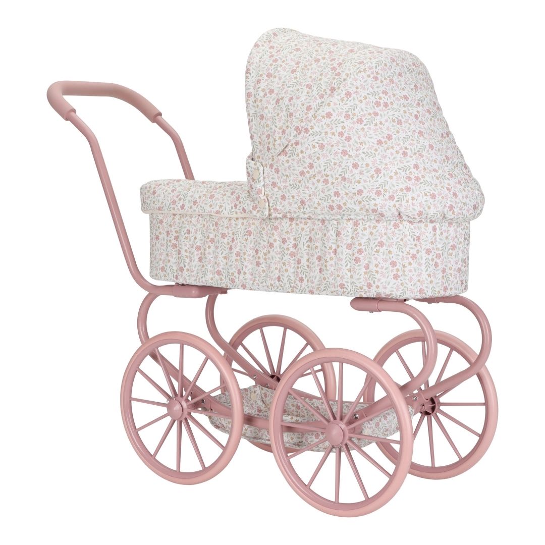 Romantisk barnevogn til dukke. Med rosa stel og hvidt betræk med små blomster. Flot dukkevogn til ture med dukke både ude og inde, fra Little Dutch, fås hos Nordic Simply