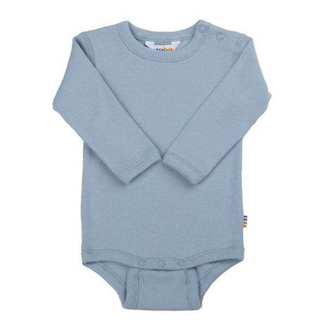 støvet blå body med lange ærmer til baby fra Joha, blød økologisk bomuld, set på hvid baggrund