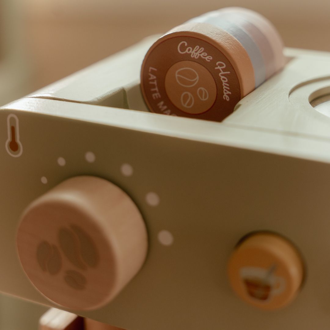 Kaffemaskine med flot udstyr | Træ FSC med latte macchiato kapsel og betjeningsknapper til leg.