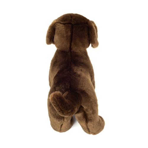 Labrador bamse i brun der står, blød legetøjshund fra Teddy Hermann, perfekt til kram og venskab.