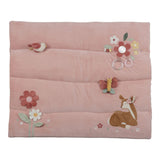 Rosa legetæppe til baby med aktiviteter at opdage og sanse, god til baby fra 0 måneder, Little Dutch fås hos Nordic Simply