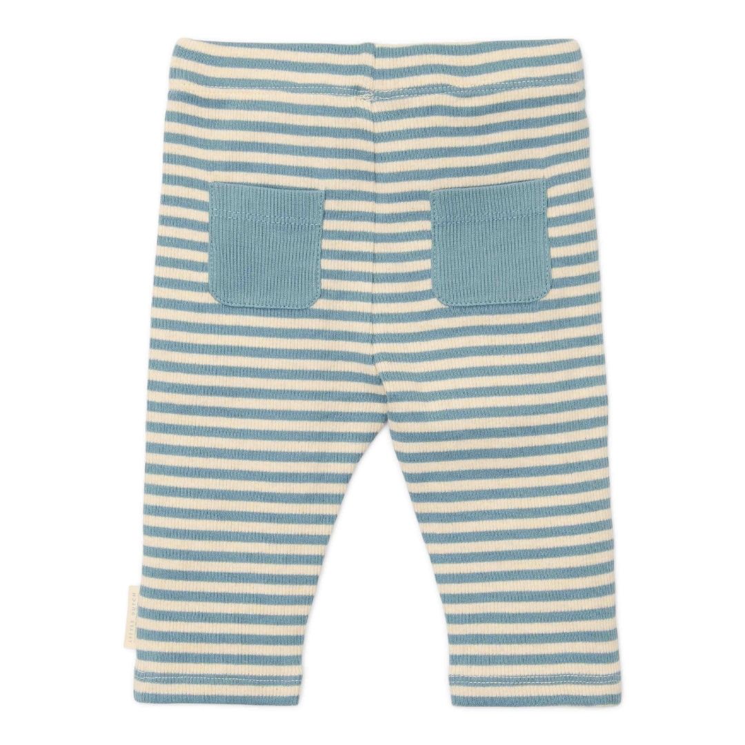 blå og hvid stribede baby leggings med blå lommer bagpå, i økologisk bomuld fra Little Dutch. Søde babybukser til lille dreng eller pige.