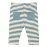 blå og hvid stribede baby leggings med blå lommer bagpå, i økologisk bomuld fra Little Dutch. Søde babybukser til lille dreng eller pige.