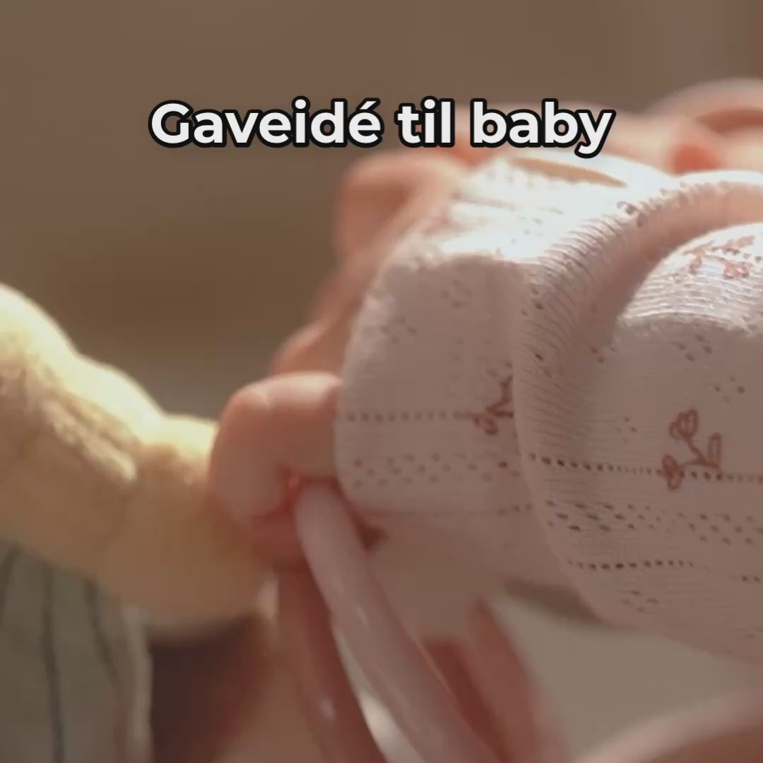 baby med aktivitetsbamse rådyr fra Little Dutch med lyd, teksturer og oplevelser, fås hos Nordic Simply