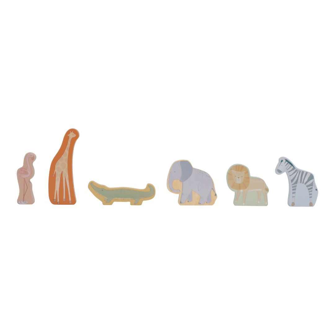safaridyr, der følger med grøn safaribil  i træ, med figurer, flamingo, giraf, krokodille, elefant, løve og zebra, perfekt til rolle-og fantasileg. Little Dutch Safari kollektion.