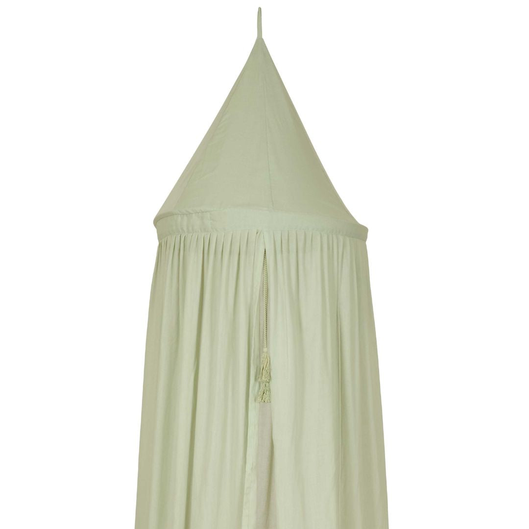Sengehimmel Sage, set tæt på, Indret børneværelset og skab hygge med smuk støvet grøn himmel fra Little Dutch