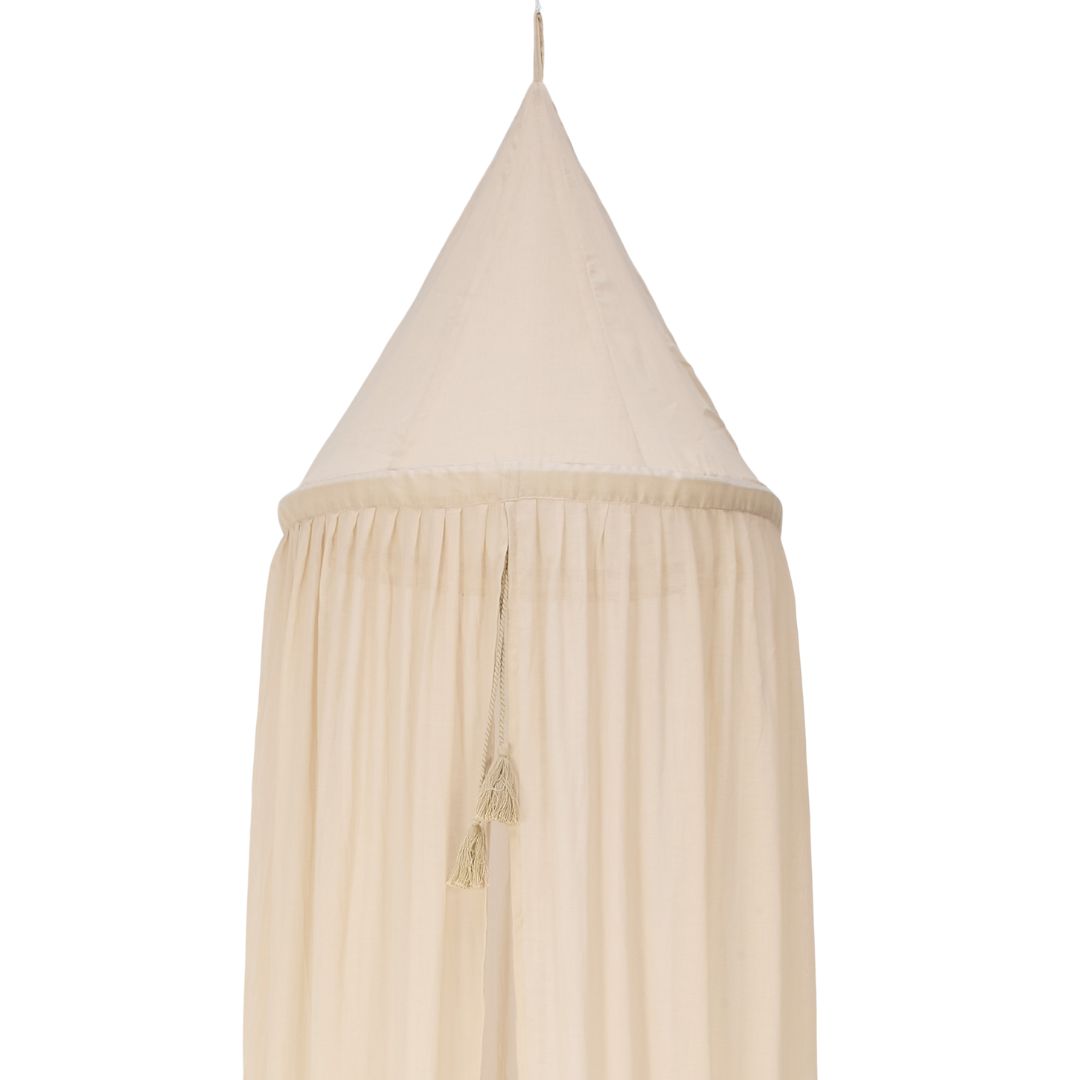 Sengehimmel Beige, set tæt på, Indret børneværelset og skab hygge med smuk beige himmel fra Little Dutch