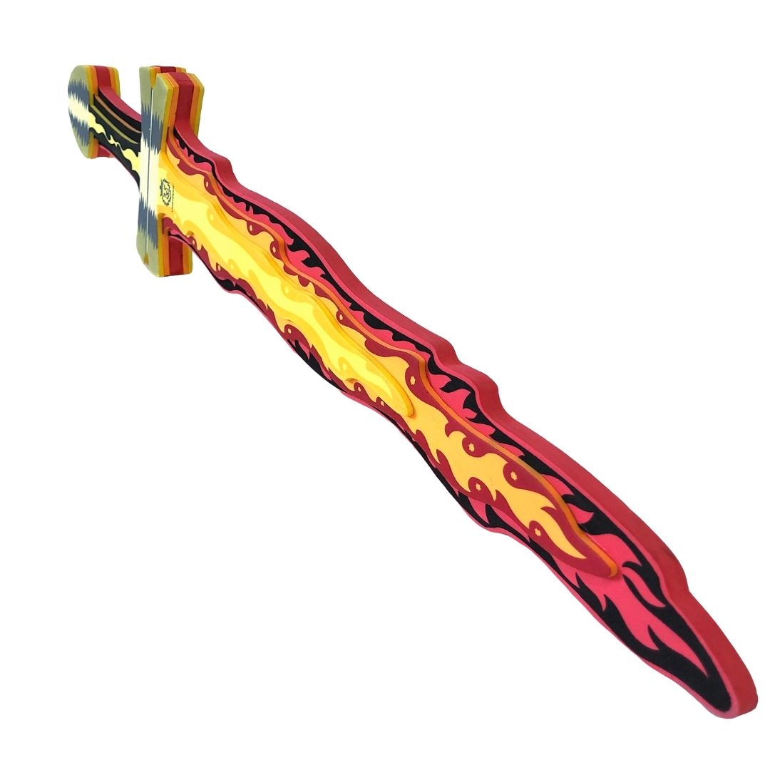legesværd med flammer. Skum legetøjssværd til barn - leg med fantasi og roller, fra LionTouch hos Nordic Simply