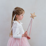 Tryllestav guld med satinbånd