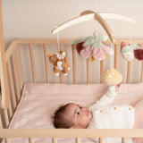 Mobile i træ med musik - Rådyr rosa, sød musikuro med naturens dyr og beroligende melodi for baby.